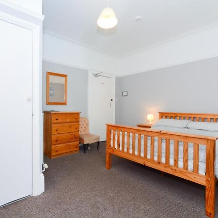Sandy Bay Guest House Bournemouth Eksteriør billede