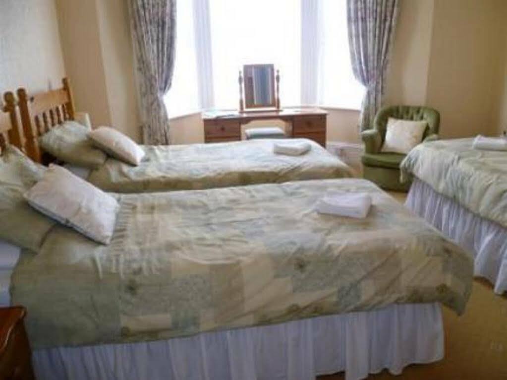 Sandy Bay Guest House Bournemouth Eksteriør billede